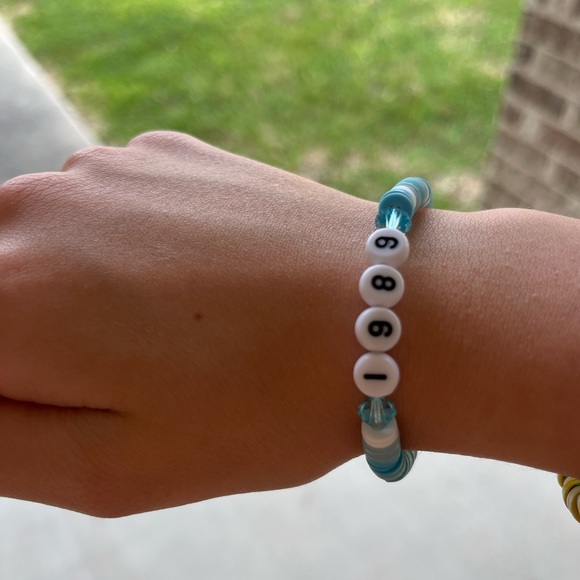 1989 Taylor Swift clay bead bracelet! - Picture 2 of 3